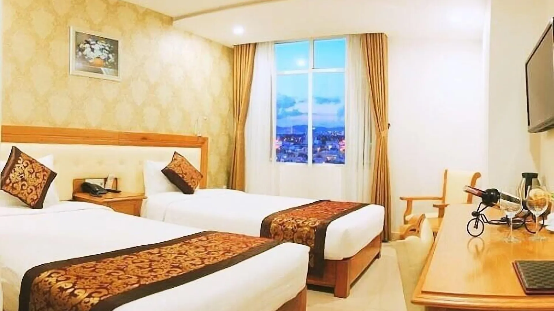 Royal Family Hotel Da Nang